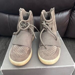 Yeezy 750 chocolate